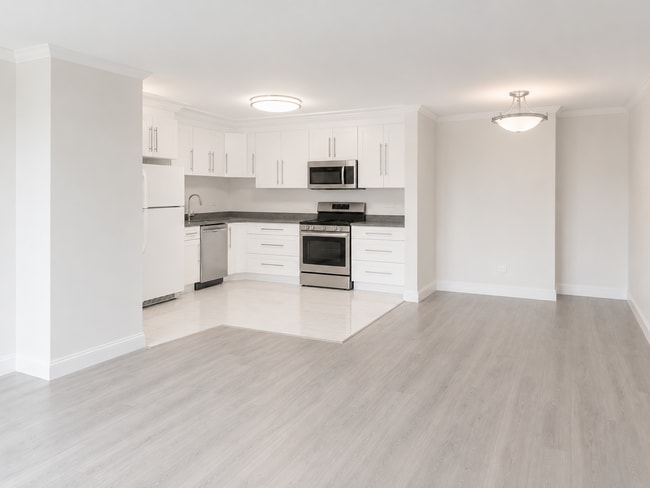 Building Photo - 1026 Castilian Ct