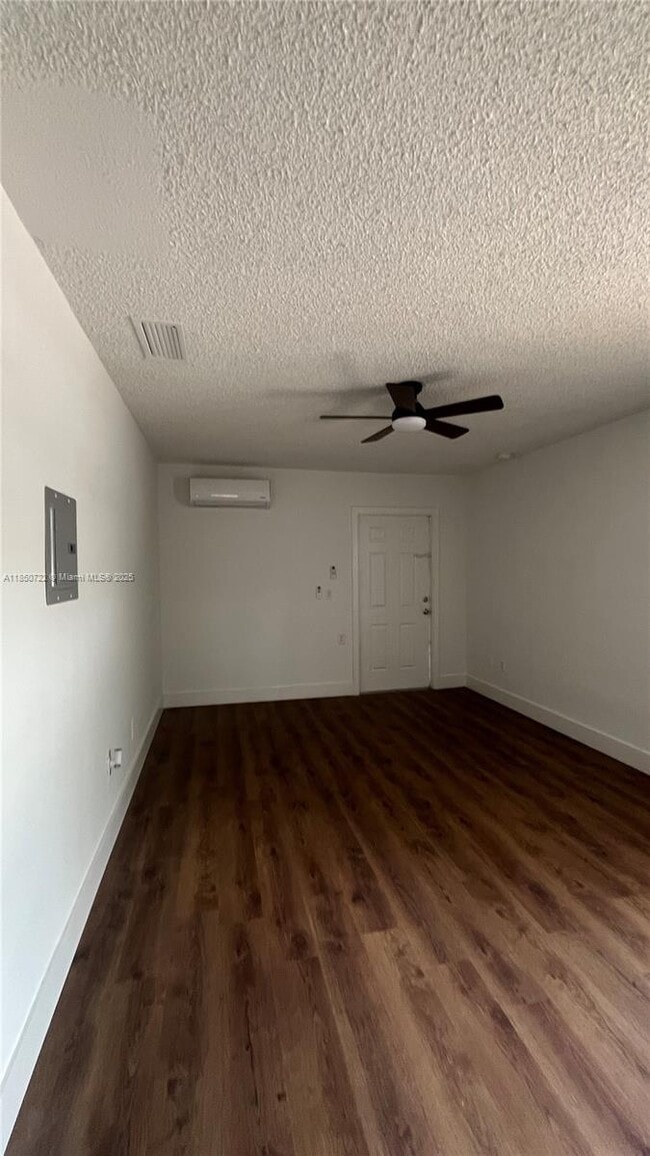 Foto del edificio - 2929 NW 22nd Ct