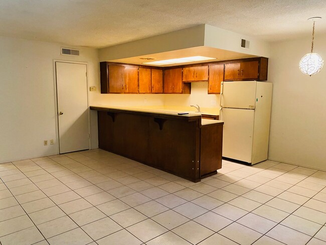 Building Photo - 769 Carro Dr