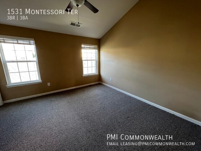 Foto del edificio - 3 Bed / 3 Bath Townhouse (Available Now)