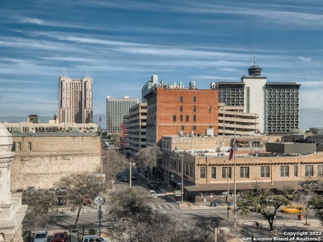 Foto del edificio - 235 E Commerce St