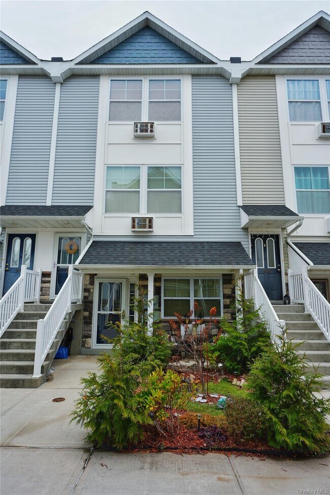 Foto del edificio - 102 Cove Ct