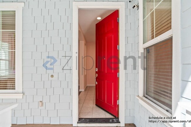 Building Photo - 1198 Saratoga Pl