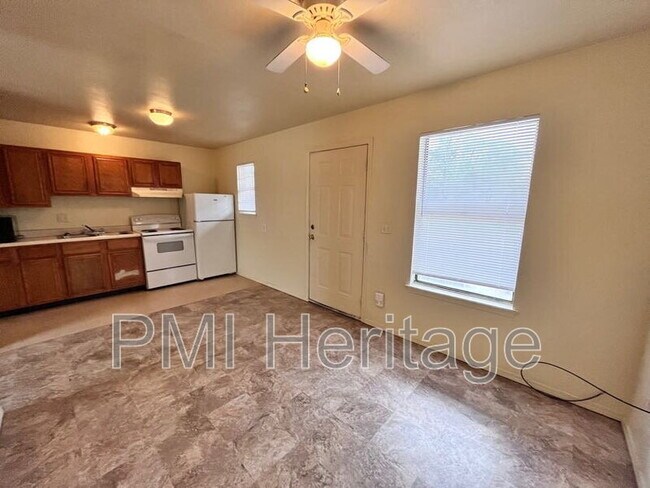 Foto del edificio - 813 E Huntsville Ave