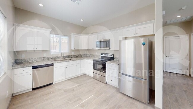 Building Photo - 442 E Wilcox Dr