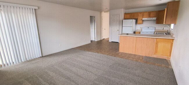 Foto del edificio - 3 Bedroom 2 Bath Twin Home
