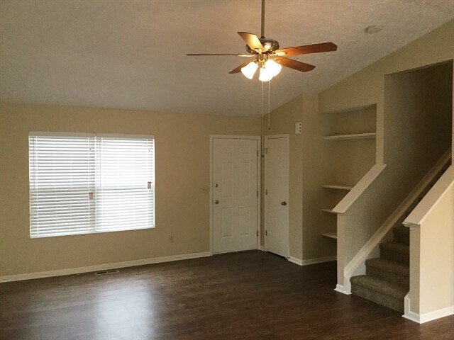 Building Photo - 8999 Barley Loft Drive