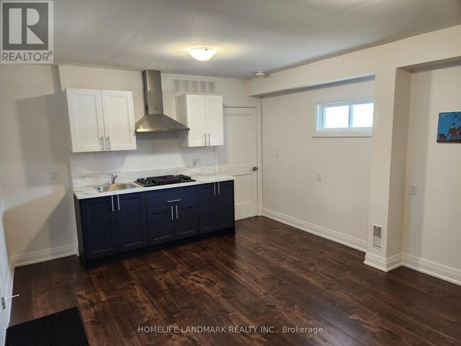 Building Photo - 452 D'Arcy St