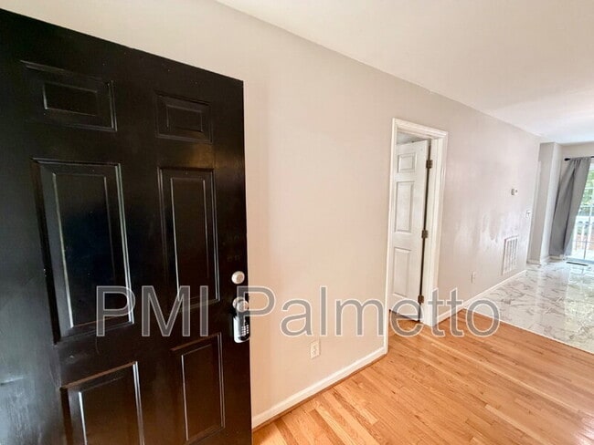 Building Photo - 152 Chatham Cir