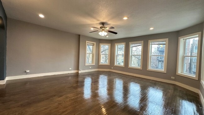 Building Photo - 6207 N Talman Ave