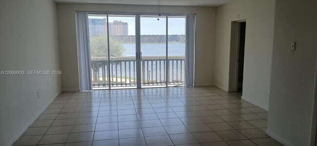 Foto del edificio - 1591 NE Miami Gardens Dr