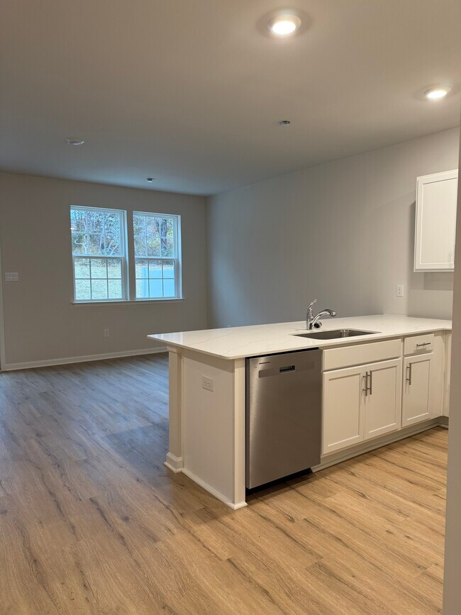 Foto del edificio - 8 Reagan Rd