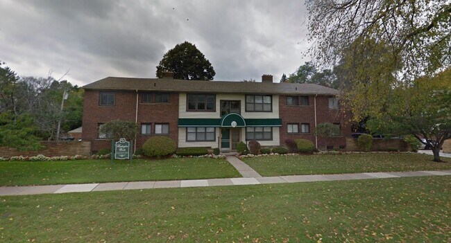 Building Photo - 25863 Woodward Ave