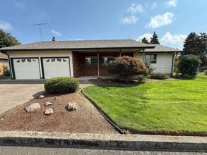 Building Photo - 460 SE Conifer Pl