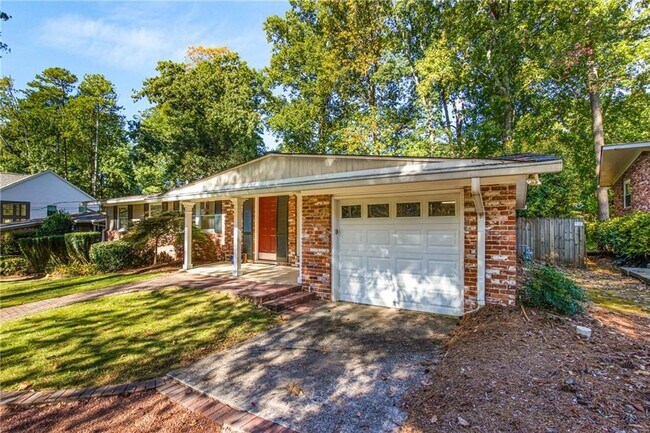 Foto del edificio - 3643 Woodstream Cir NE