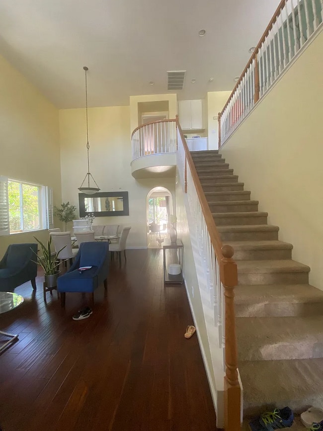 Building Photo - 992 Yosemite Dr