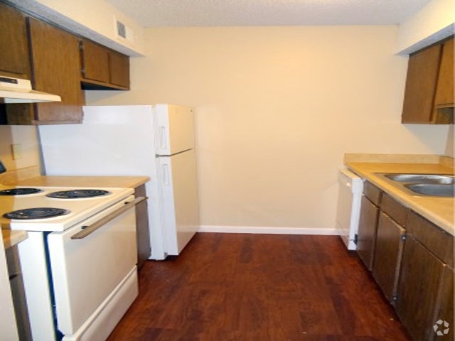 Kitchen - Tanglewood Apartments