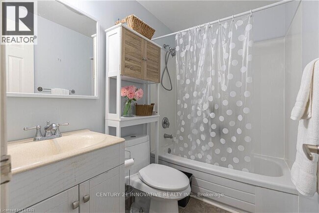 Photo du bâtiment - 1330 Jalna Blvd