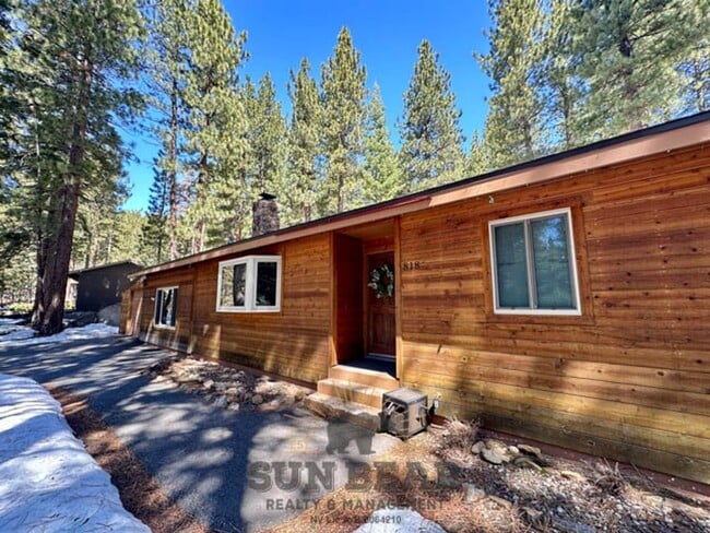 Building Photo - Dog Friendly Home in Incline w Large Yard