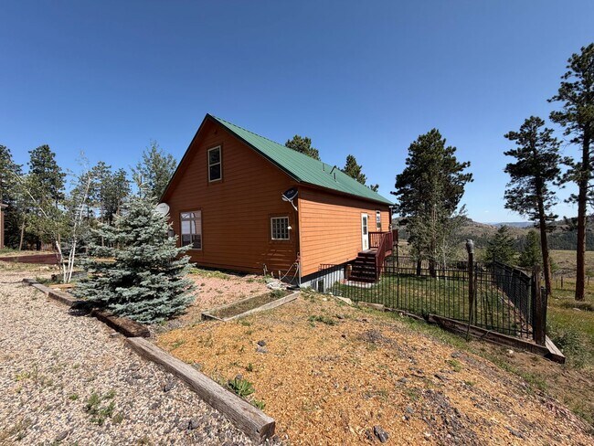 Building Photo - 348 La Escena Dr