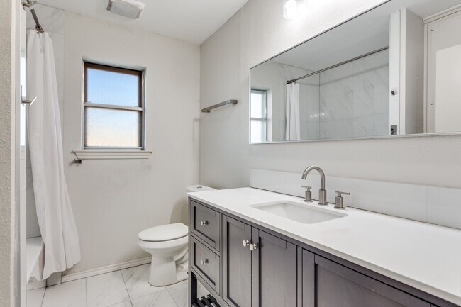 Foto del edificio - 6801 Lancelot Ct