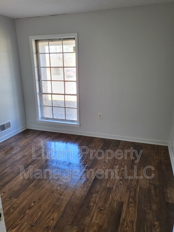 Building Photo - 2777 Ridgeview Rd