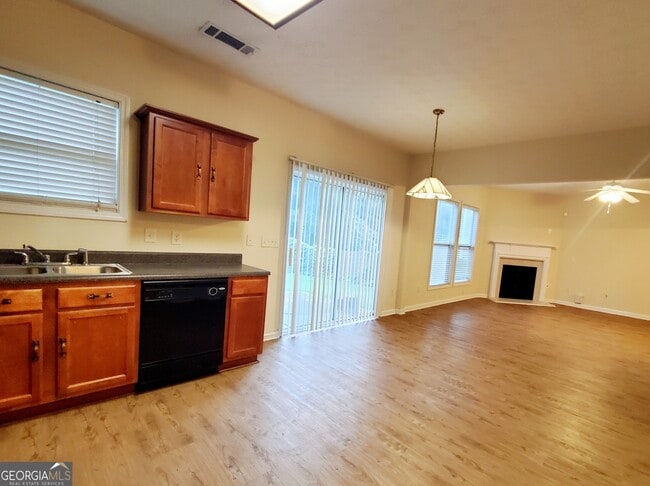 Foto del edificio - 1592 Thornwick Trace