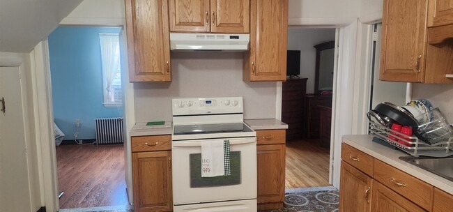 Foto del edificio - 78 Tucker Ave