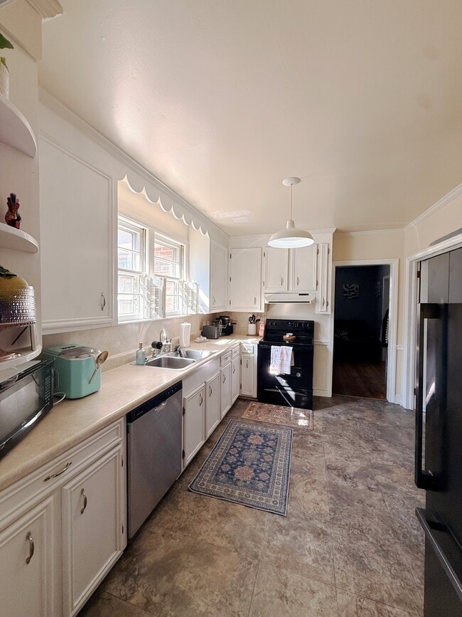 Foto del edificio - 937 E Ave