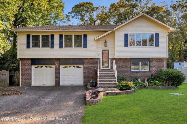Building Photo - 4 br, 3 bath House - 31 Grand Ave