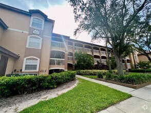 Building Photo - 13917 Fairway Island Dr
