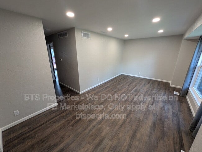 Building Photo - 306 Parkview Dr