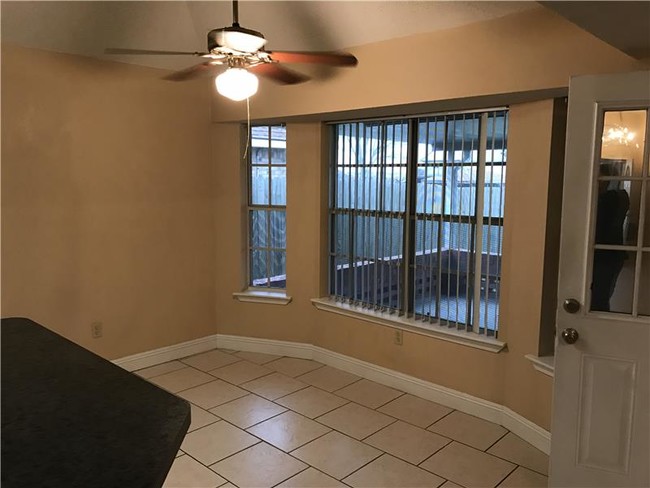Building Photo - 204 Moonraker Dr