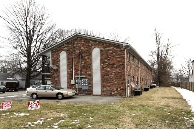 Building Photo - 1722-1744 Sadie Ln