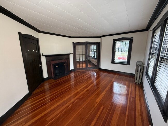Building Photo - 104 Mount Auburn St