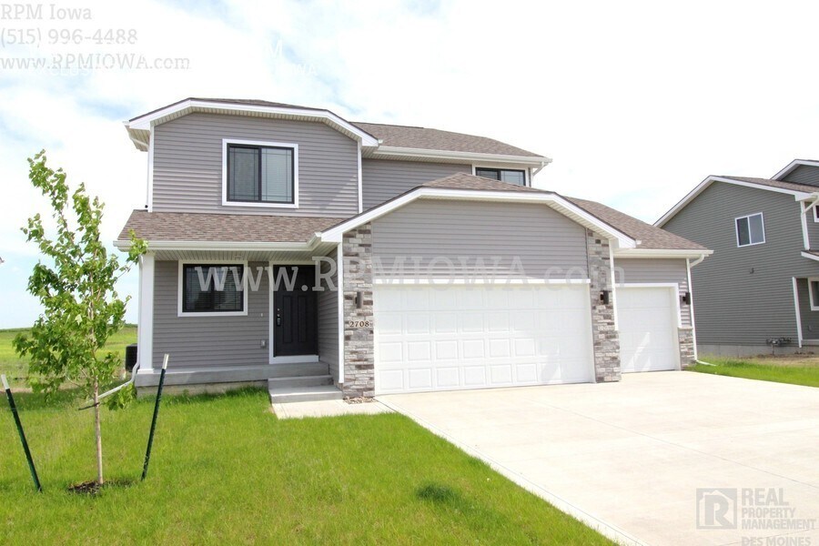 HUGE TWOSTORY!! 4 Bedroom, 2.5 Bath Home House for Rent in