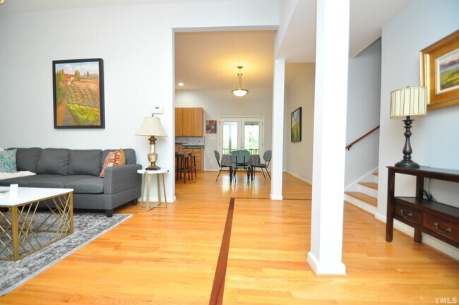 Building Photo - 205 Northfield Dr