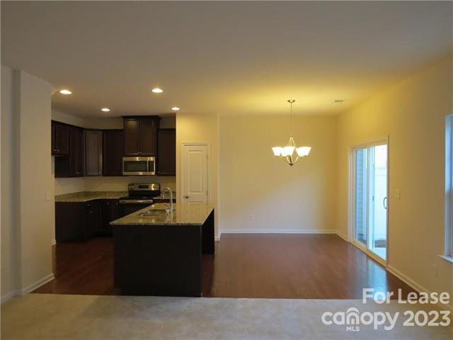 Building Photo - 7444 White Elm Ln