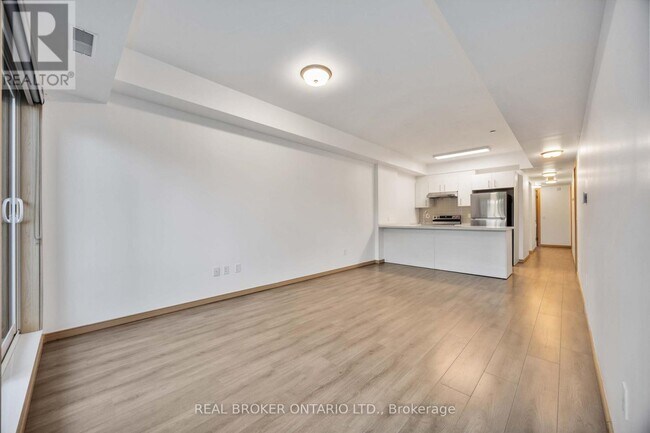 Photo du bâtiment - 200 Chester Le Blvd