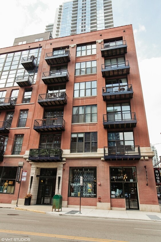 Primary Photo - 300 W Grand Ave