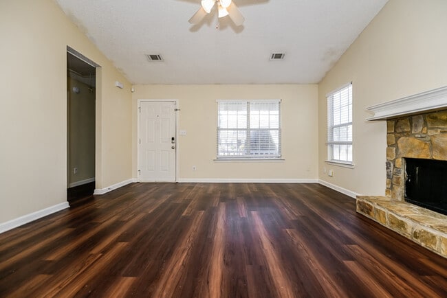 Building Photo - 1308 N Hampton Dr