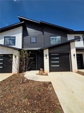 Building Photo - 1104 Emilia Ave