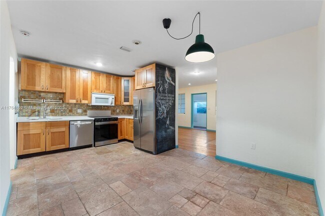 Foto del edificio - 4101 NW 11th Ct