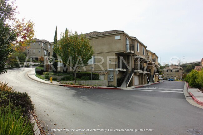 Building Photo - 2620 Villa Cortona Way