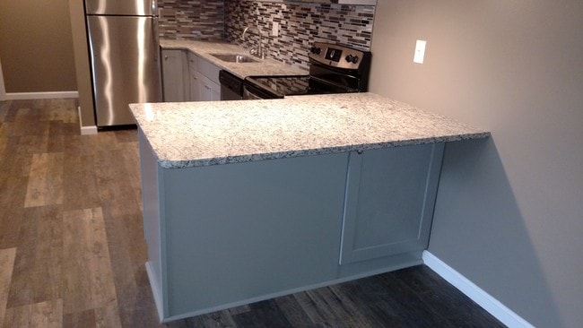Newly Remodeled Breakfast bar - EastGate Apartments