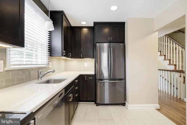 Building Photo - 1800 21st St N