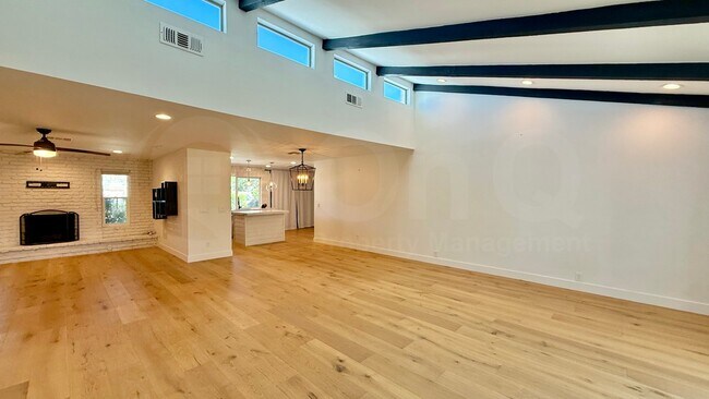 Foto del edificio - 3311 E Hatcher Rd