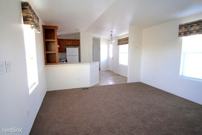 Foto del edificio - 2 br, 2 bath Mobile Home - 8701 E Roadrunner
