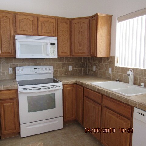 Foto del edificio - 3 Bedroom 2 Bath 3 Car Garage