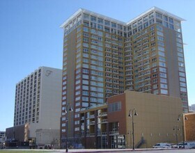 Building Photo - 255 N Sierra St